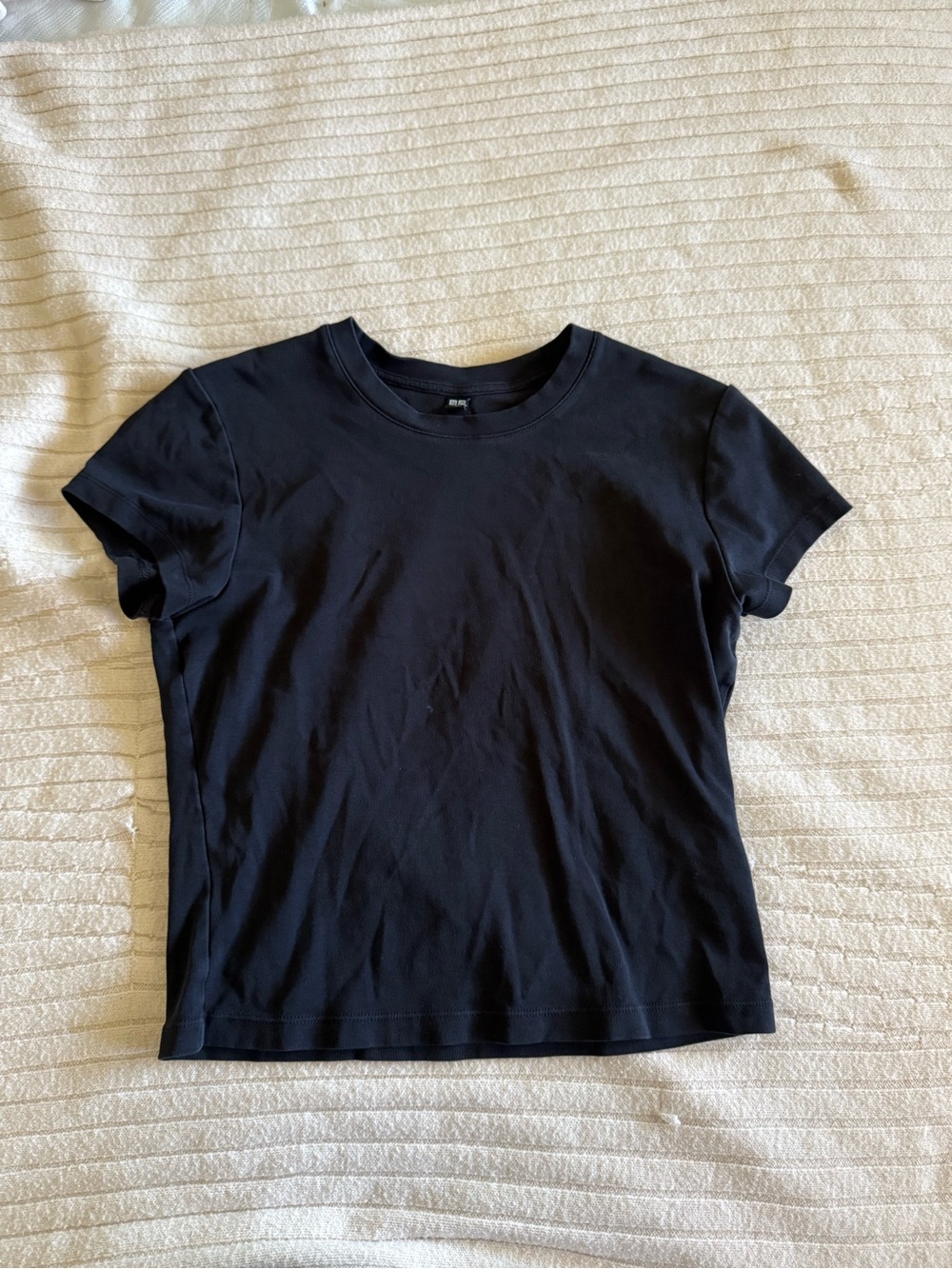 Uniqlo Black Short Sleeve Crewneck Tee